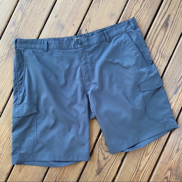 nike dri fit cargo shorts